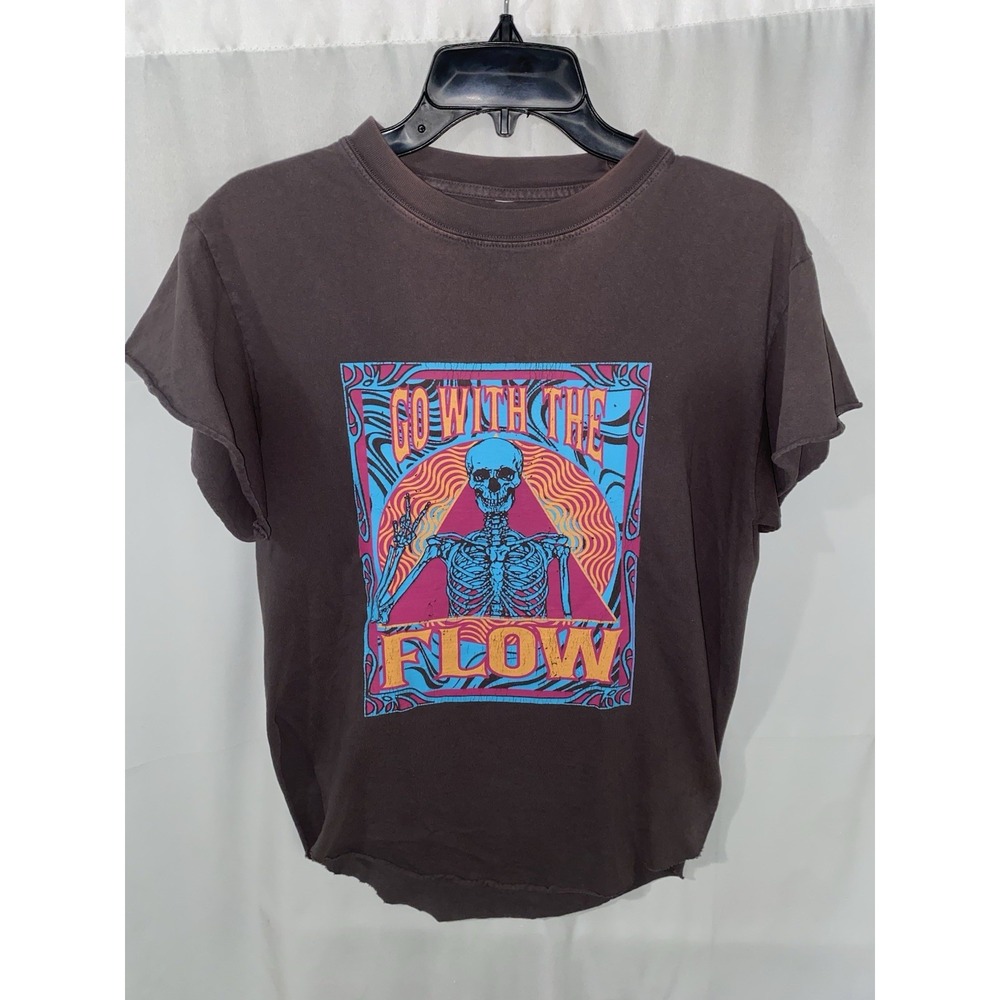 Pebby Forevee Women's Go With The Flow Skeleton Slit Raw Hem T-Shirt Size Small
